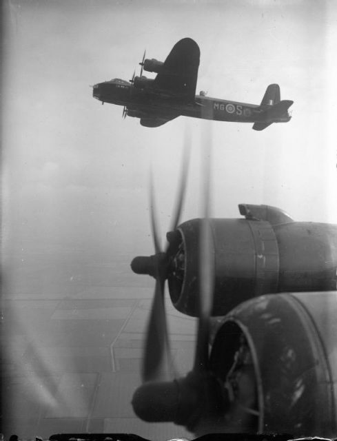 Short Stirling Mark I in flight, c. 1942.