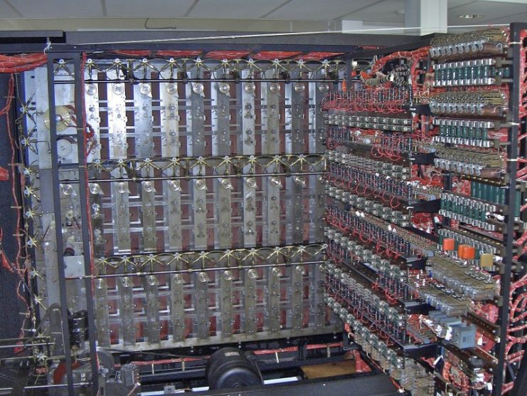 The Turing Bombe Rebuild Project at Bletchley Park, England. Mike Peel – CC-BY SA 4.0
