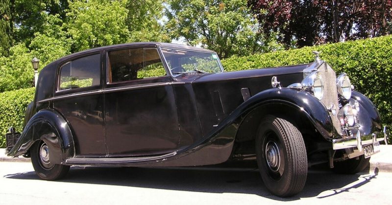 Rolls Royce Phantom, circa 1936. Photographed outside the Hyatt Hotel Canberra December 2005 by AYArktos. CC-BY SA 2.5