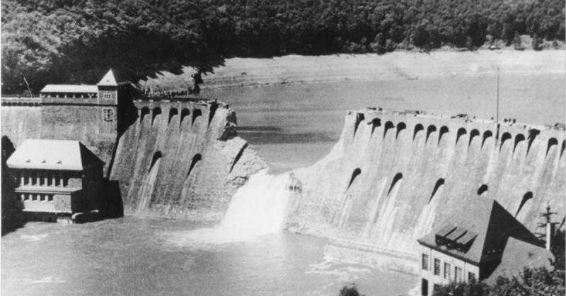 Eder Dam on 17 May 1943. Photo: Bundesarchiv, Bild 183-C0212-0043-012 / CC-BY-SA 3.0.