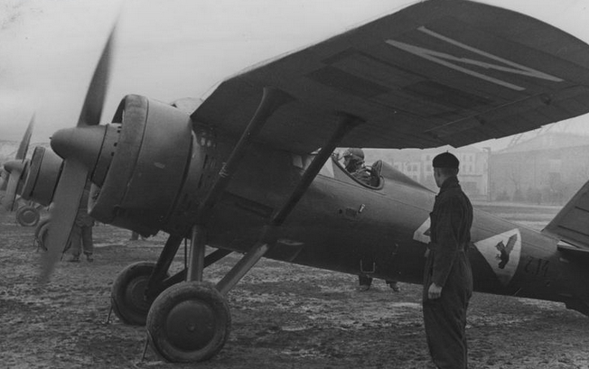 PZL P.11