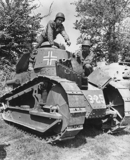 WW1 French Renault built FT17 tank.