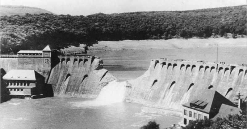 Eder Dam on 17 May 1943. Photo: Bundesarchiv, Bild 183-C0212-0043-012 / CC-BY-SA 3.0.