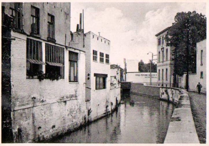 The Dyle River flows through Wavre.