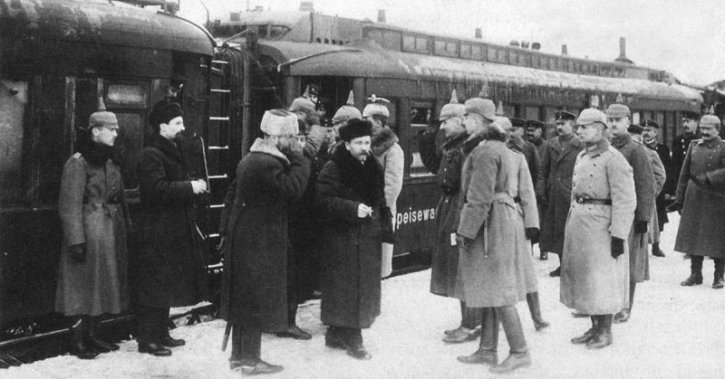 Treaty of Brest-Litovsk, January 1918: Officers from the staff of Field Marshall von Hindenburg meet the delegation of Soviet Russia.