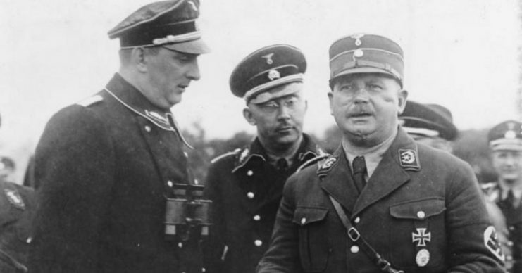 Ernst Röhm (right) with Kurt Daluege and Heinrich Himmler. Photo: Bundesarchiv – CC BY-SA 3.0.