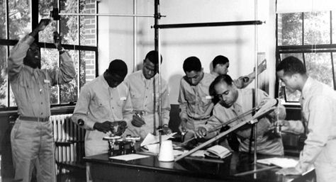 Aviation Cadets in physics class, Tuskegee Alabama, 1943