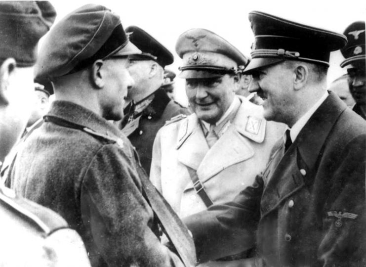 Adolf Hitler in 1945. Photo: Bundesarchiv, Bild 183-1983-0331-500 / Hoffmann, Heinrich / CC-BY-SA 3.0.