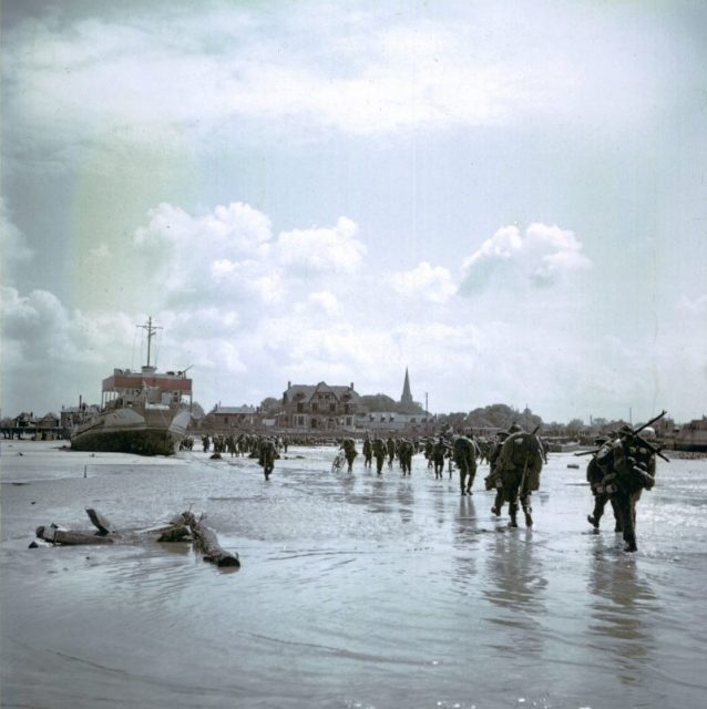 Canadian soldiers landing at Juno on the outskirts of Bernières.