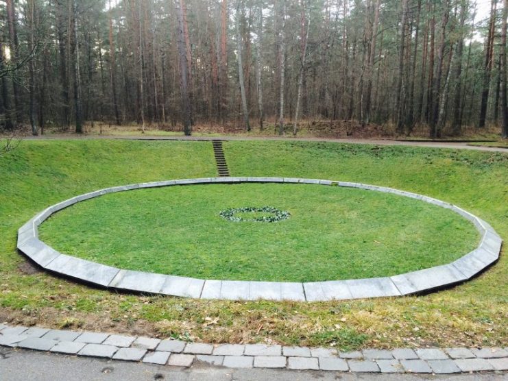 The pit where inhabitants of the Vilnius ghetto, mental patients, medical stuff and children were killed. Photo: ©Suzanne Make.