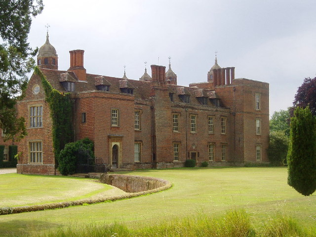 Melford Hall. Photo: Charles Rawding / CC-BY-SA 2.0