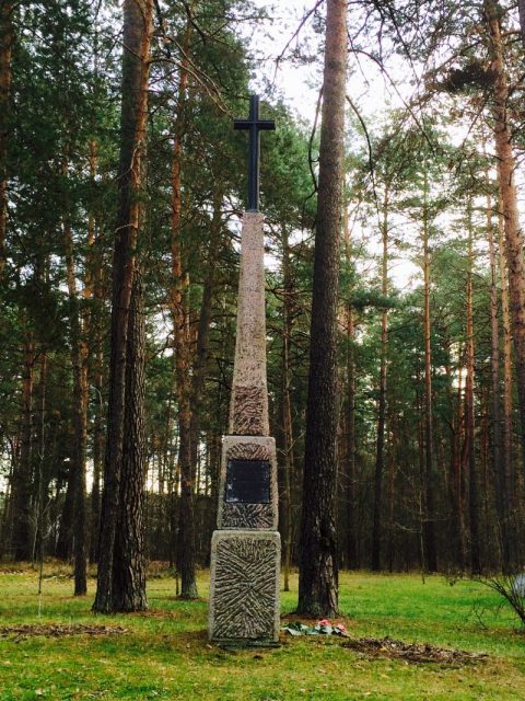 The memorial for the Soviet victims. Photo: ©Suzanne Make.