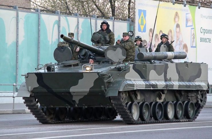 A Russian BMP-3 amphibious infantry fighting vehicle. By Vitaliy Ragulin – Репетиция парада. CC BY-SA 3.0