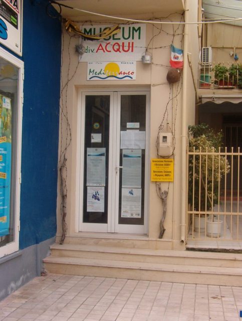 Entrance to the “Acqui” Museum, next to the Catholic Church