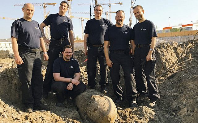 About 10,000 people had to be evacuated in central Berlin before the half ton bomb could be defused and made safe. Photo: AFP