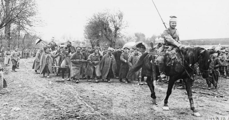 German uhlans (lancers) escorting Russian prisoners to the rear. Galicia (the Austro-Hungarian partition of Poland), 1915. IWM (Q 53763)