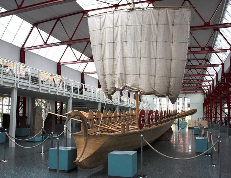 Roman Fluvial Ship of the Rhine – Commonly manned by Batavi crews – Martin Bahmann CC BY-SA 3.0