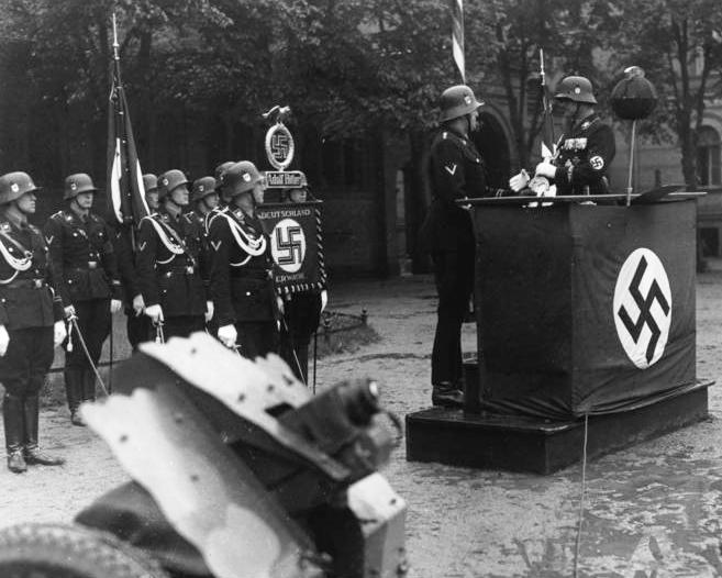 SS Parade – May 1935 Bundesarchiv, Bild 119-01-03 / CC-BY-SA 3.0