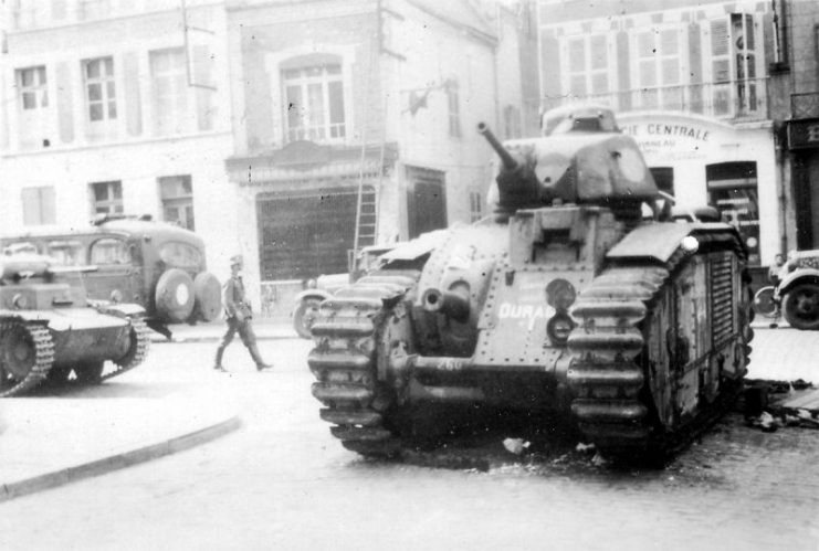 French B1 bis tank s/n 260 Ouragan, of 8e BCC, after its captured by German forces in 1940.