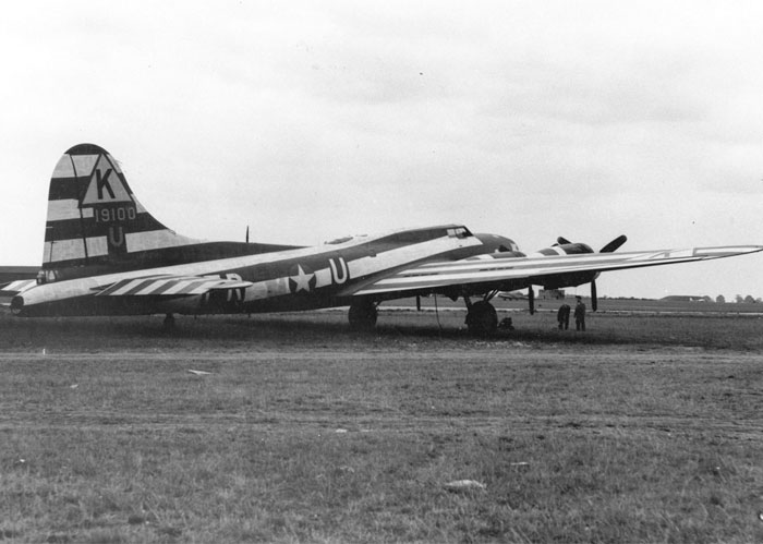 The red and white stripes of Boeing B-17E (USAAC Serial No. 41-9100) Birmingham Blitzkrieg