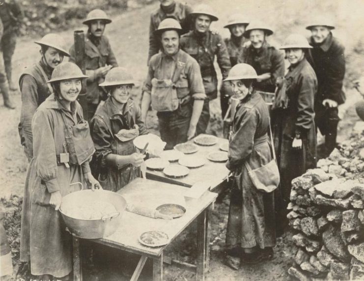 Salvation Army at work, c. 1918. Photo: Salvation Army USA West / Flickr / CC-BY-SA 2.0