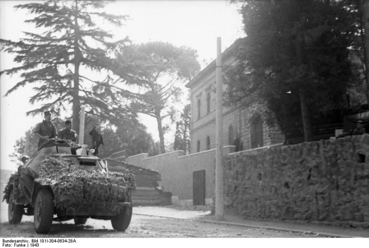SdKfz 222 in Italy, 1943. Photo: Bundesarchiv, Bild 101I-304-0634-28A / Funke / CC-BY-SA 3.0