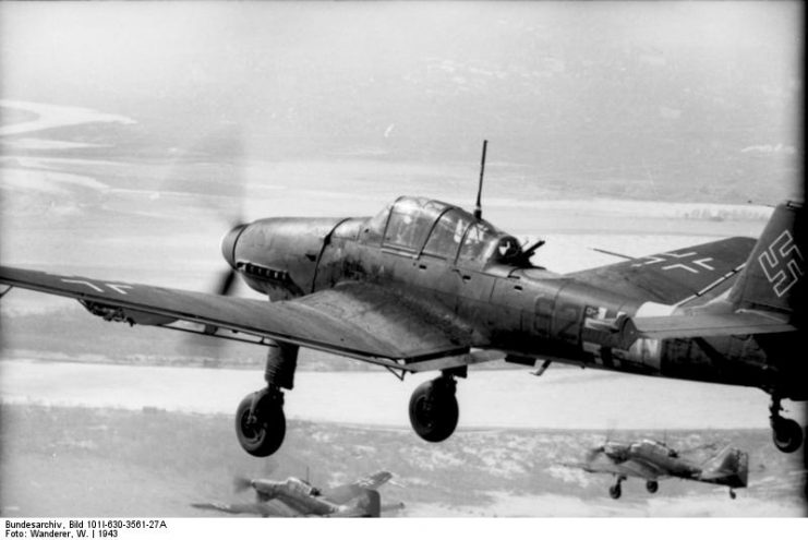 German Flugzeuge Junkers Ju 87. By Bundesarchiv – CC BY-SA 3.0 de