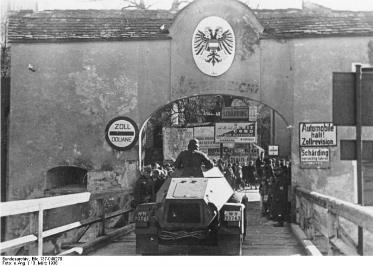 Rear view of the SdKfz 221. Photo: Bundesarchiv, Bild 137-049270 / CC-BY-SA 3.0