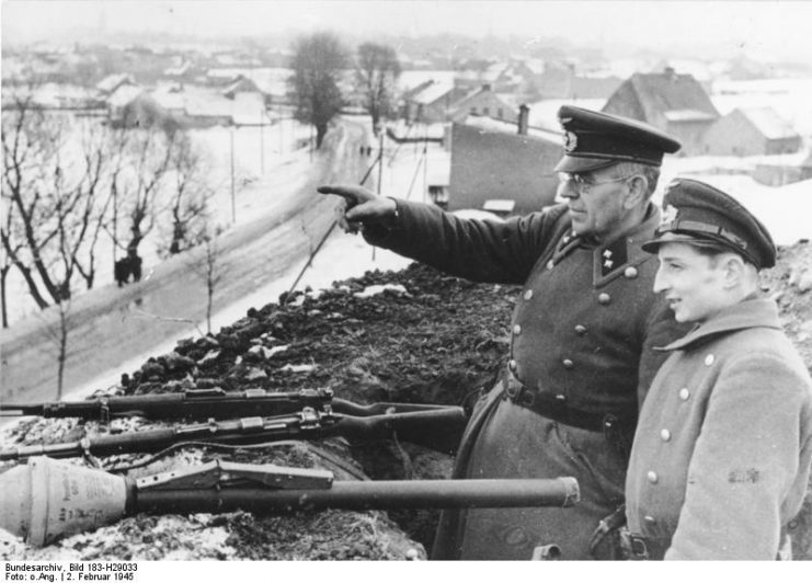 Volkssturm member in Western Germany, 1945. Photo: Bundesarchiv, Bild 183-H29033 / CC-BY-SA 3.0