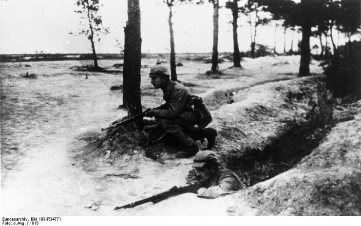 German trench in front of Arras. By Bundesarchiv – CC BY-SA 3.0 de