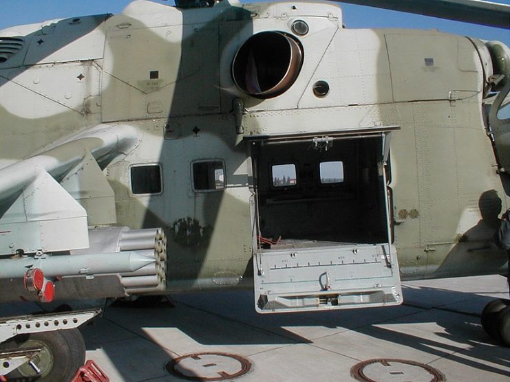 Cabin Door on Mi-24 – Neuwieser CC BY-SA 2.0