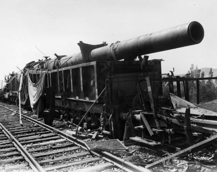 Captured 38cm K(E) Siegfried railway gun named “Gneisenau” of the Eisenbahn-Batterie 698. Montélimar pocket August 1944