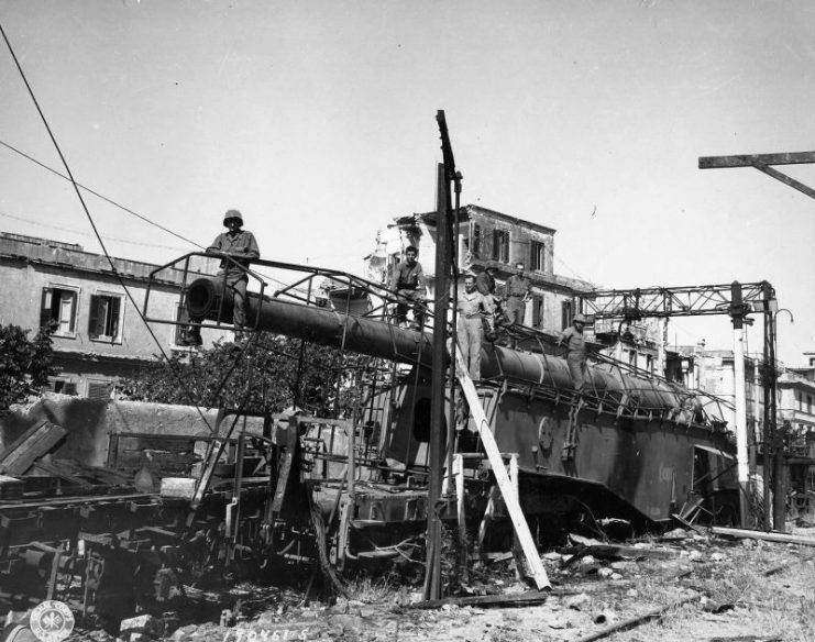 Captured K5 “Leopold” 919 219 of the 712. Eisenbahn-Artillerie-Batterie. Civitavecchia June 1944