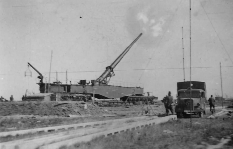 Krupp 80 cm Kanone Schwerer Gustav (Dora) Railway Gun