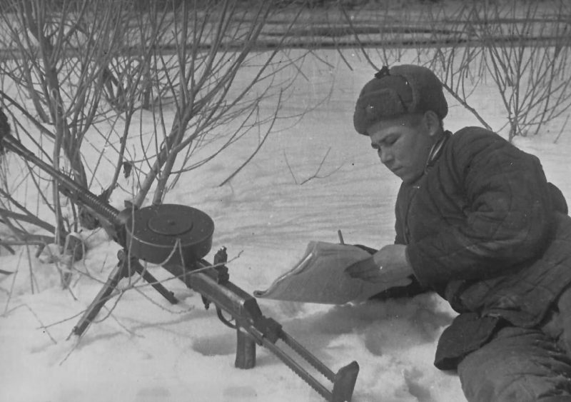 Soviet Soldier with DT-29 Machine Gun