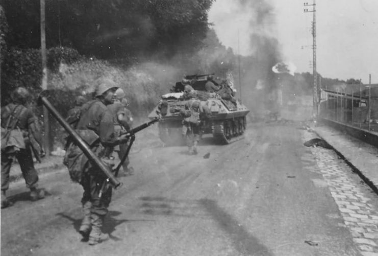 M10 Fontainebleau France 23 August 1944