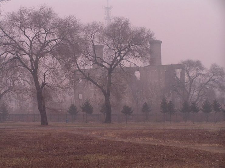 The ruins of a boiler building on the site of the bioweapon facility of Unit 731. By 松岡明芳 – CC BY-SA 3.0