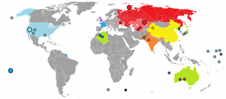 Over 2,000 nuclear tests have been conducted in over a dozen different sites around the world. Red Russia/Soviet Union, blue France, light blue United States, violet Britain, black Israel, yellow China, orange India, brown Pakistan, green North Korea and light green (territories exposed to nuclear bombs). Photo: Palli3000 / CC-BY-SA 3.0