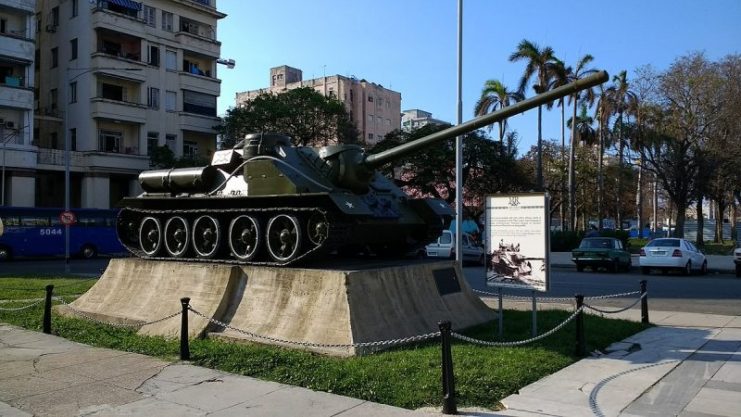 The SU-100 from which Fidel Castro reportedly shelled the freighter Houston during morning of 17 April. Photo: Whoisjohngalt / CC-BY-SA 4.0