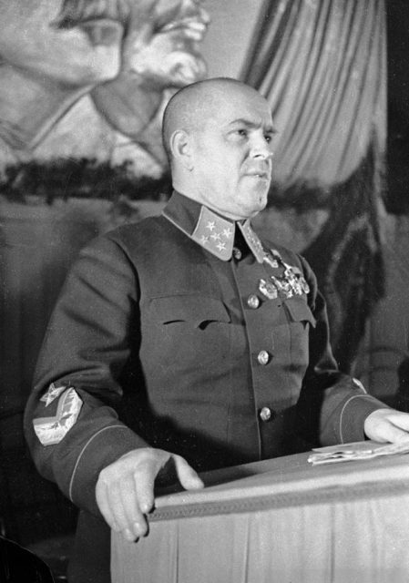 General Georgy Zhukov speaking on 1 September 1941. Photo: RIA Novosti archive, image #2410 / P. Bernstein / CC-BY-SA 3.0
