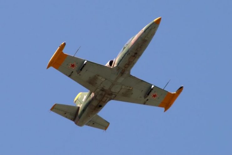 The underside of an L39 Albatros in-flight, 2008. Photo: Igor Dvurekov / CC BY-SA 3.0