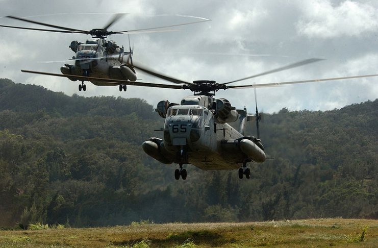 CH-53Ds Landing.