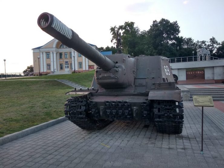 ISU-152 – Photo credit: Ruslan Budnik