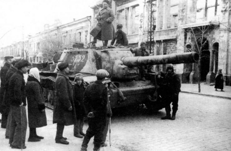 SU-152 of the 1824th Heavy Self-Propelled Artillery Regiment – Sevastopol 1944.