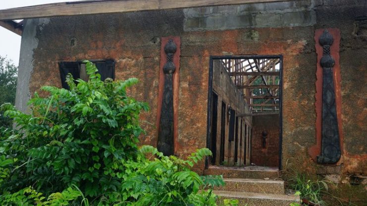 The burnt facade of the Yaa Asantewaa Museum Photo by Noahalorowu CC BY SA 4.0