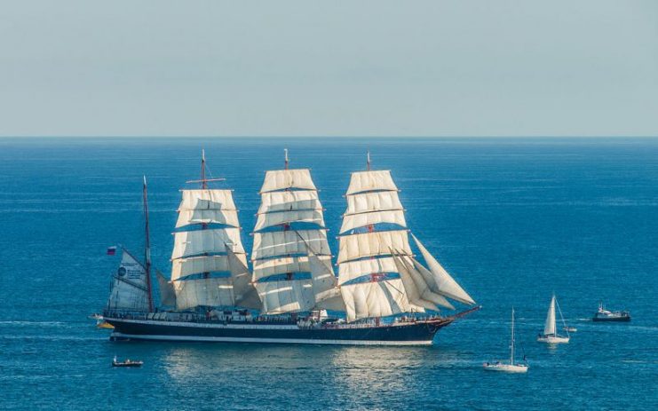 The Sedov (Russian four-masted barque, 1921) near the harbour of Sète, Hérault, France CC BY-SA 3.0