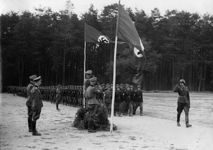 Men of the Volga-Tatar Legion, one of the Wehrmacht’s Ostlegionen (“eastern legions”). Photo:Bundesarchiv, Bild 146-1981-059-12 / Philipps / CC-BY-SA 3.0