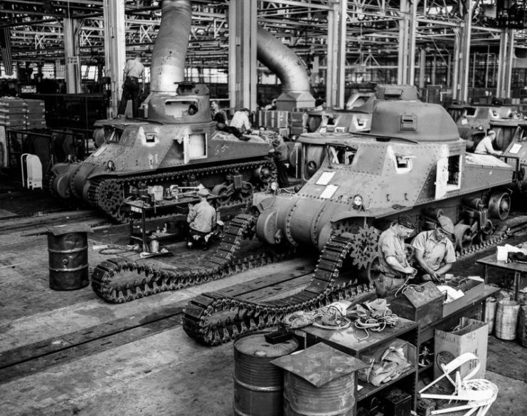 Chrysler plant manufacturing the M3 Lee.