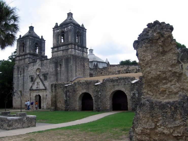 Mission Concepción in San Antonio, Texas, built by Spanish explorers and colonists in North America. Photo: The Jacobin / CC BY-SA 3.0