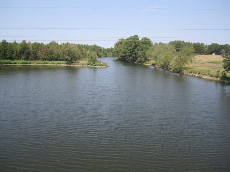 Sabine River near Big Sandy, Texas. Photo: Billy Hathorn – CC BY 3.0